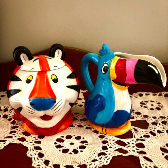 Tony the Tiger and Toucan Sam Kellogg's Cereal Suger, Milk Servers Y2K Porcelain - Picture 5 of 9